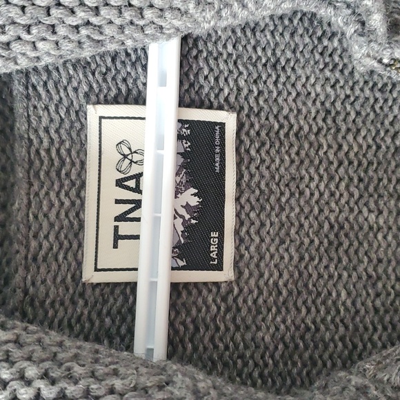 TNA Classic Zip Sweater - Picture 3 of 4